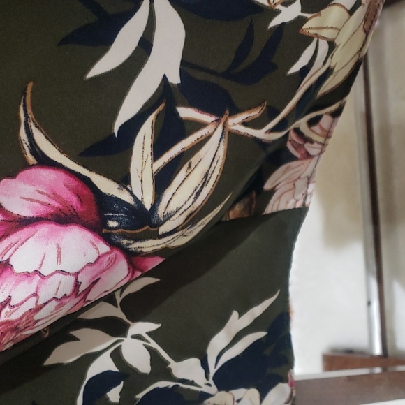 NWOT NEW YORK AND CO XL ARMY GREEN WITH PINK FLORAL - Picture 5 of 13